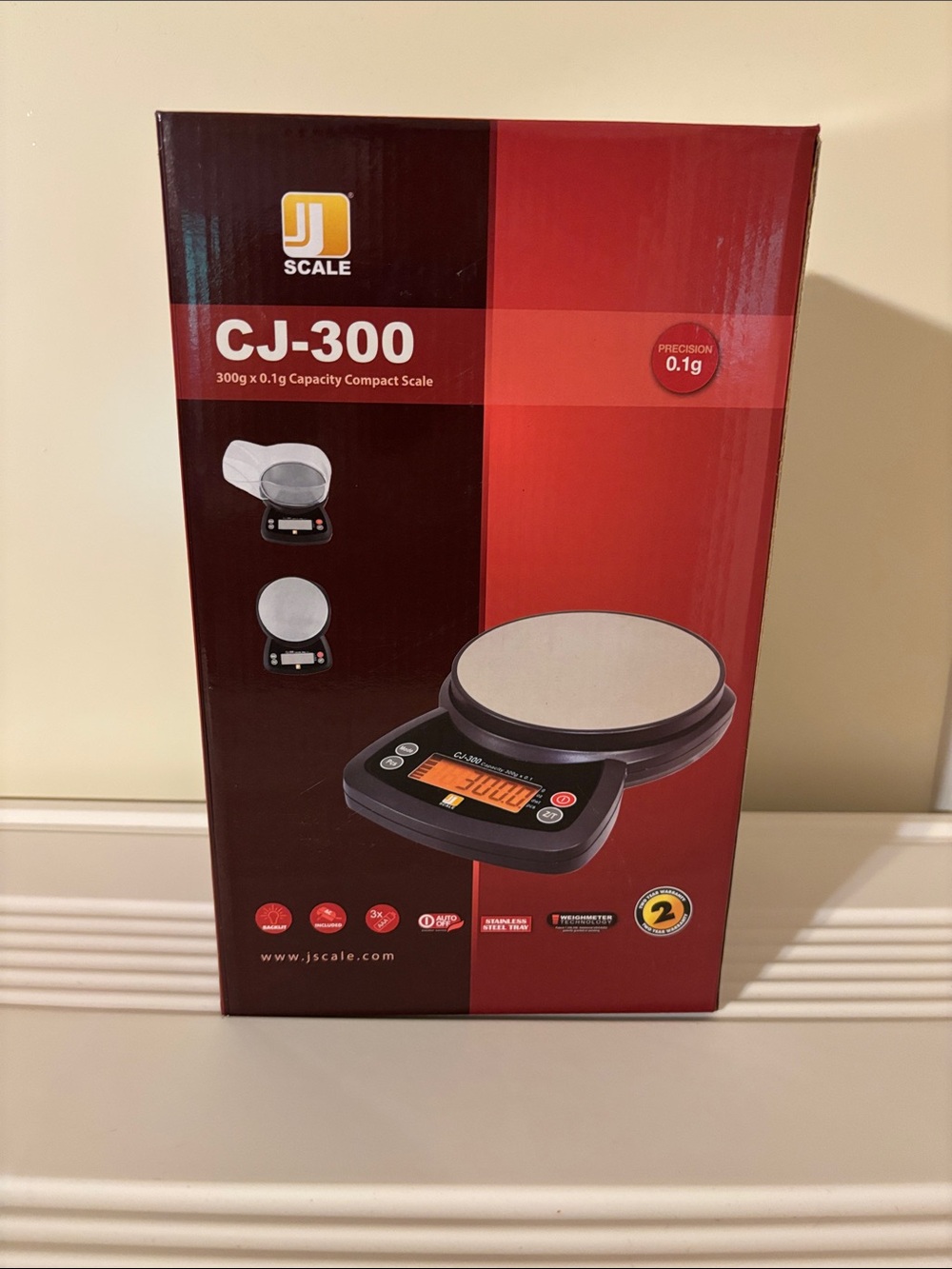 CALE CJ-300 Digital Scale in Red and Black